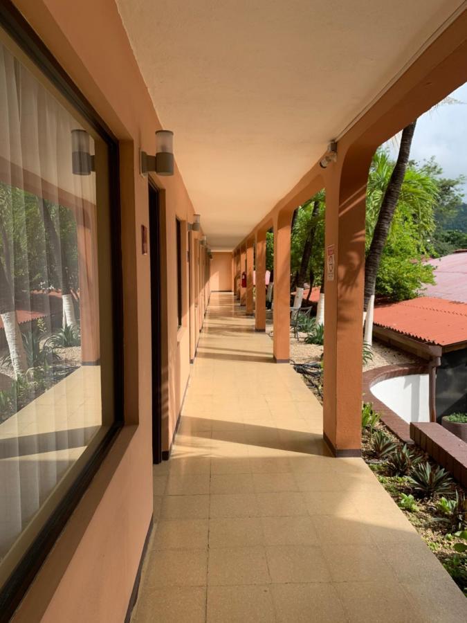 Coco Beach Hotel Exterior photo
