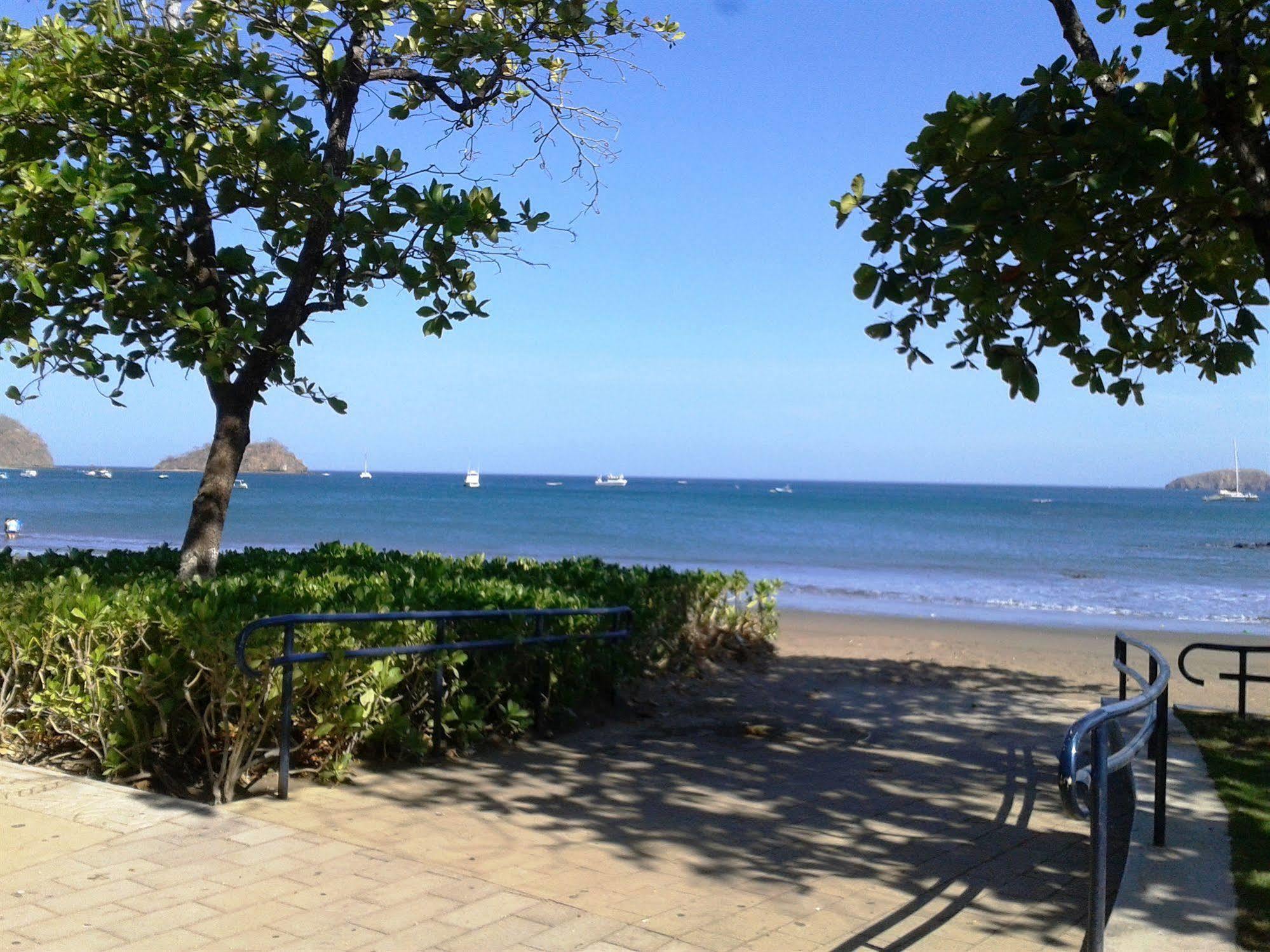 Coco Beach Hotel Exterior photo