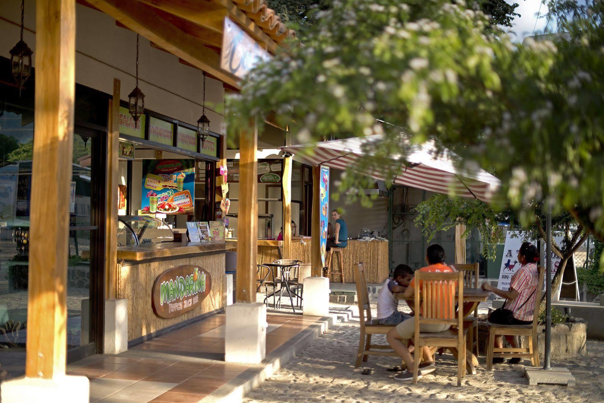 Coco Beach Hotel Exterior photo