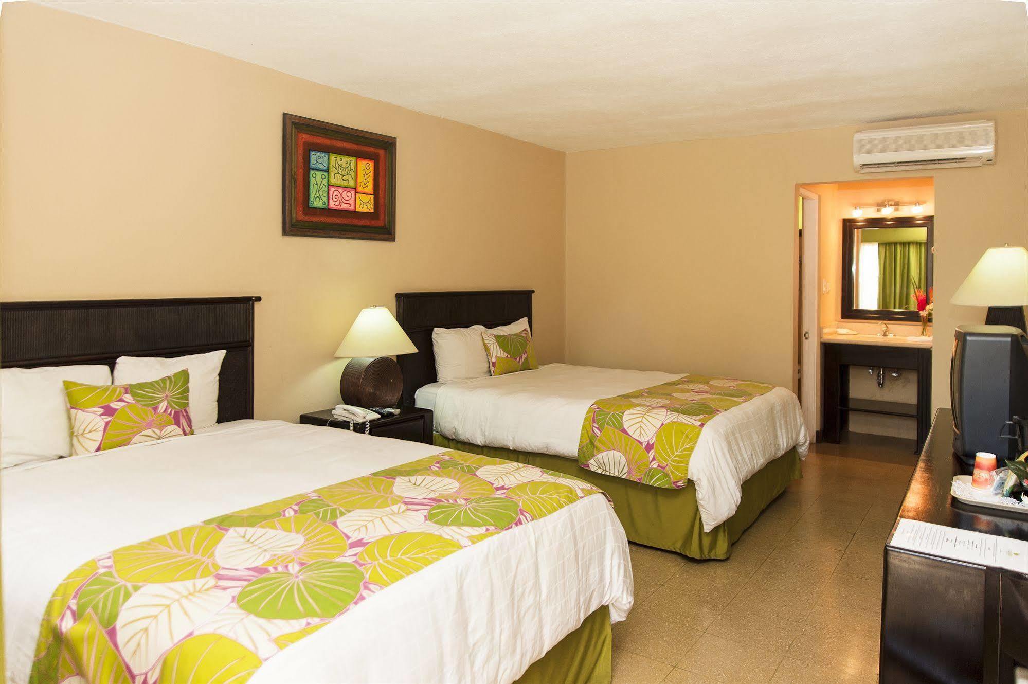 Coco Beach Hotel Exterior photo